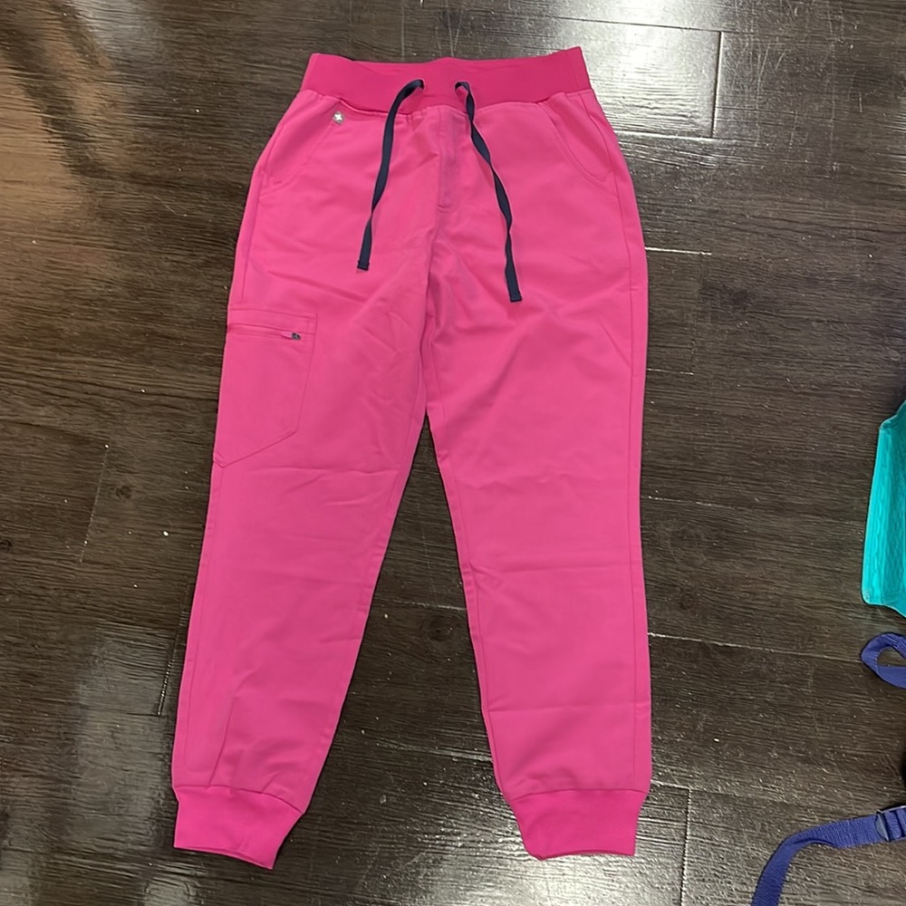 Figs Electric Orchid Small Petite joggers - limited edition color
